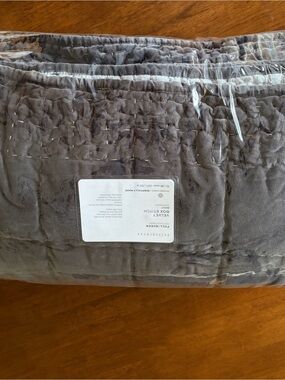 Pottery Barn Velvet Box Stitch Quilt